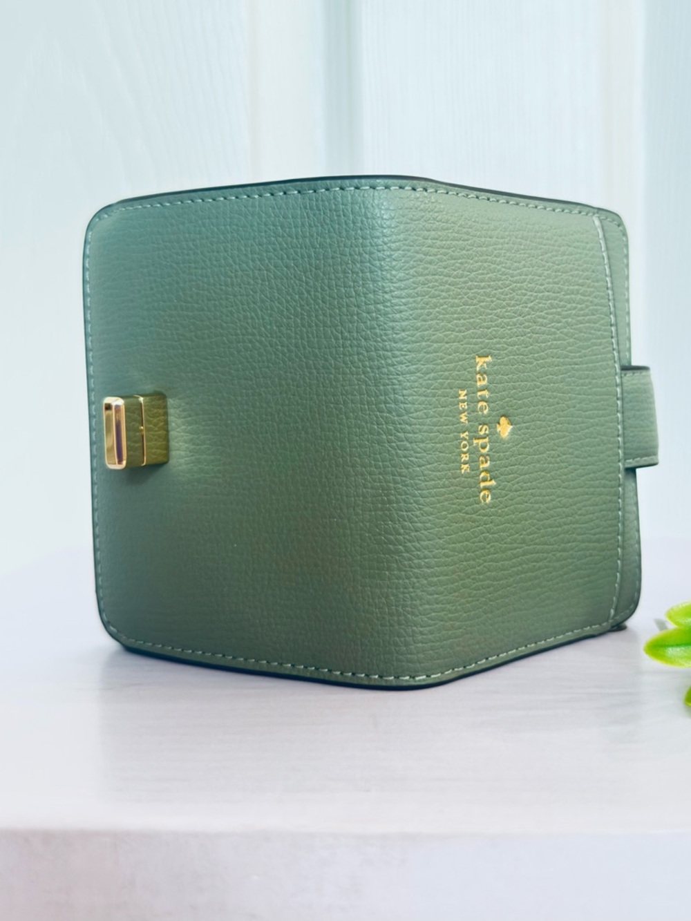 KATE SPADE ~ Olive Green Pebbled Leather Bi-Fold Wallet with Gold Hardware - Picture 8 of 11